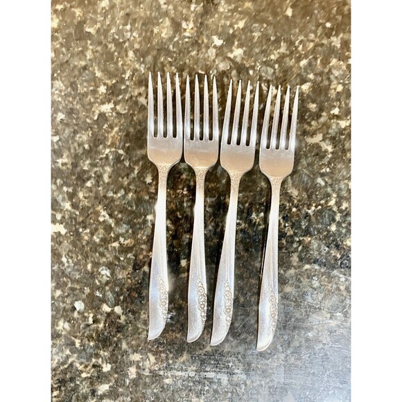 Lilac Time Pattern Silverplate 1881 Rogers/Oneida 30-Piece Set Antique Tea Party - Picture 10 of 15